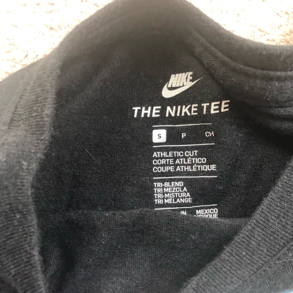Graphic tee - Picture 2 of 4